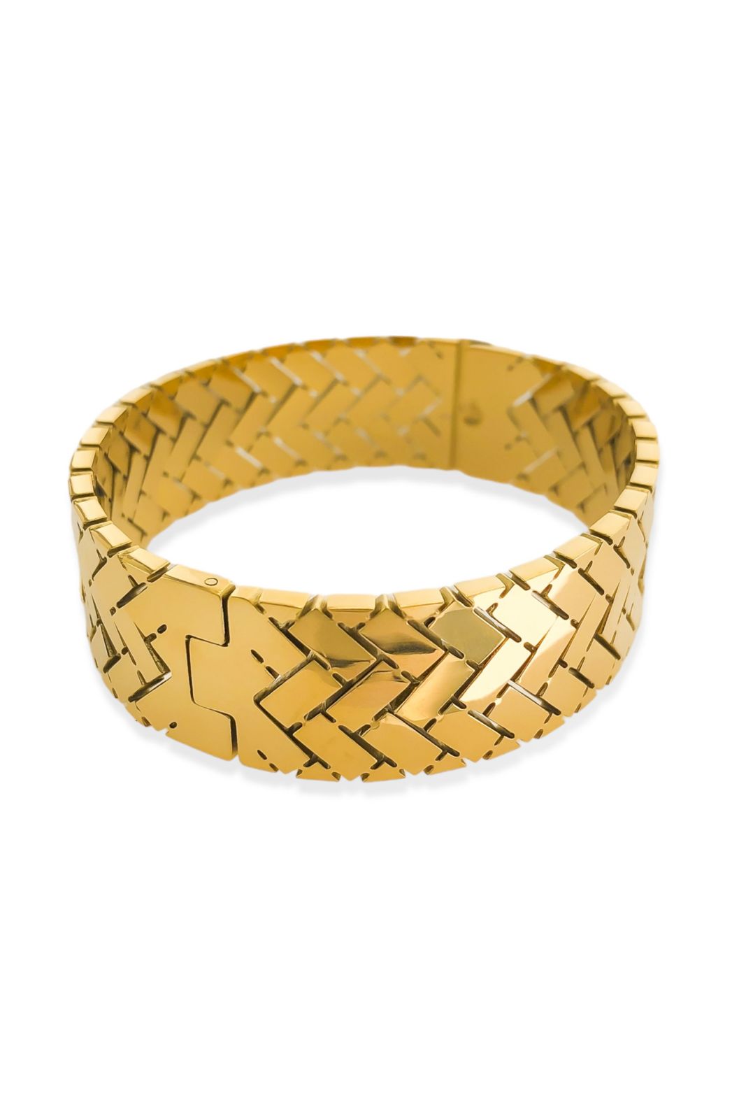 Wide geometric bangle